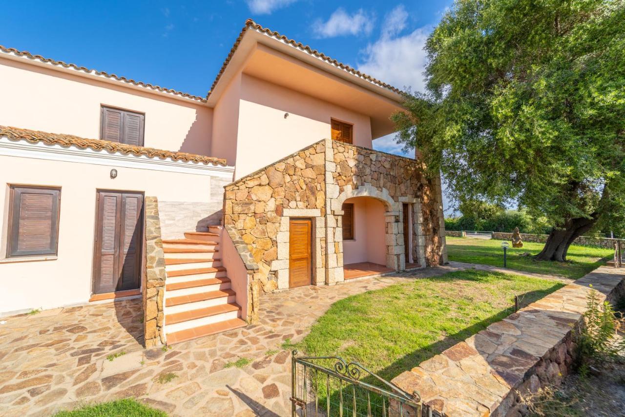 Iss Travel, Pedra Rosa 2 Bedroom Apartments With Private Terrace And Air Conditioning San Teodoro  Exterior photo